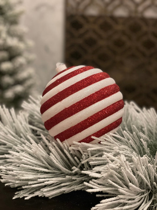 Ball 150mm stripe red/white. Plastic.