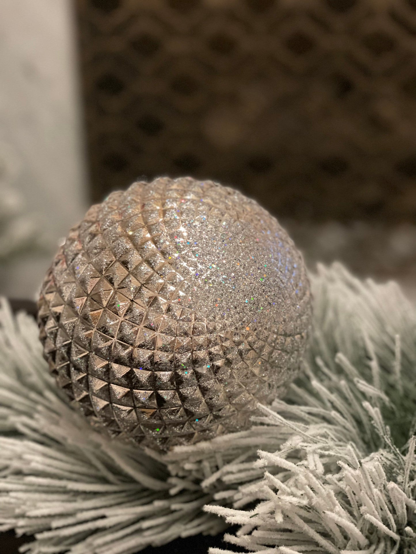 Ball 170mm durian sand gold and silver. Plastic.