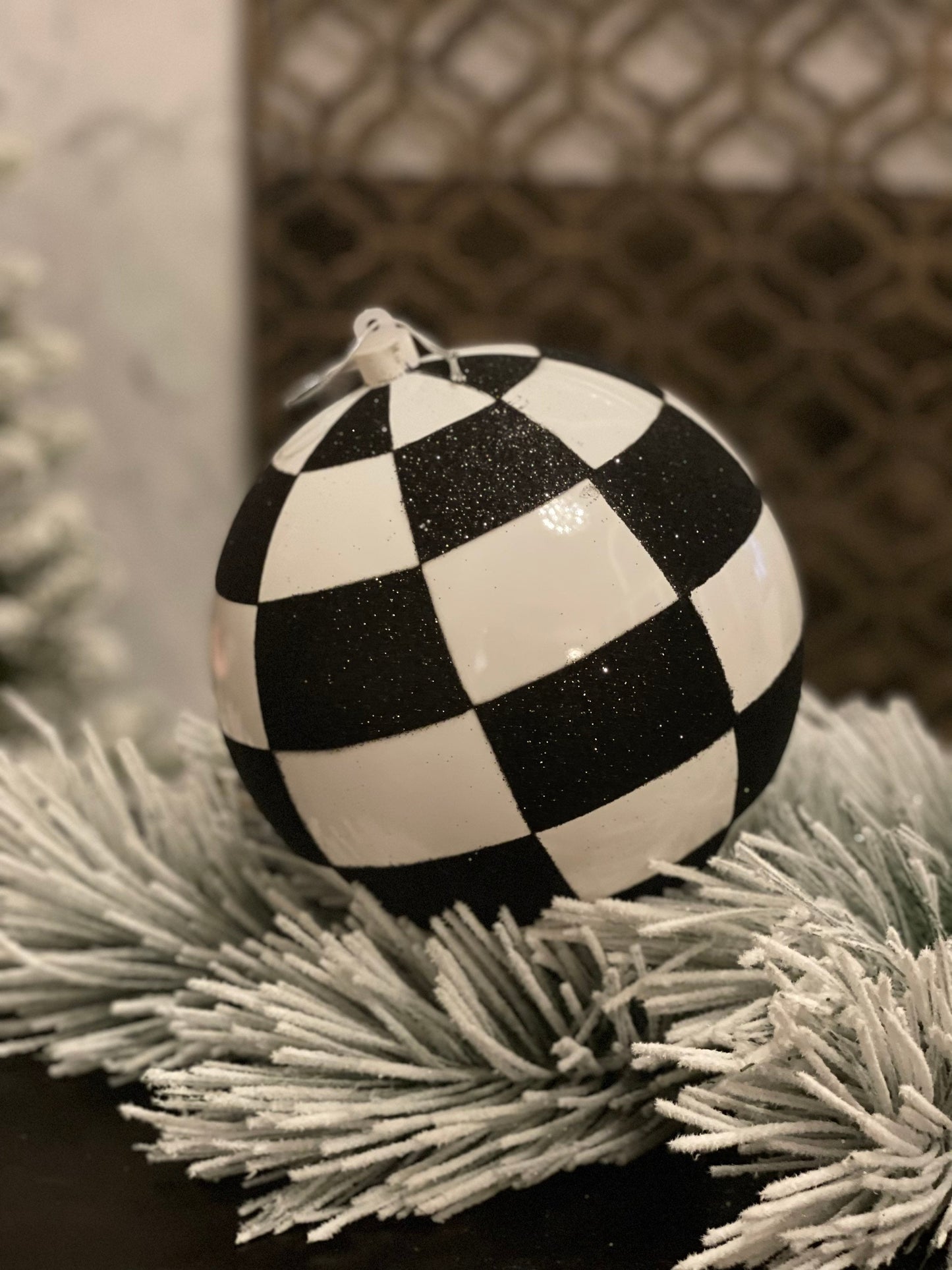 Ball 200mm checkered black/white
