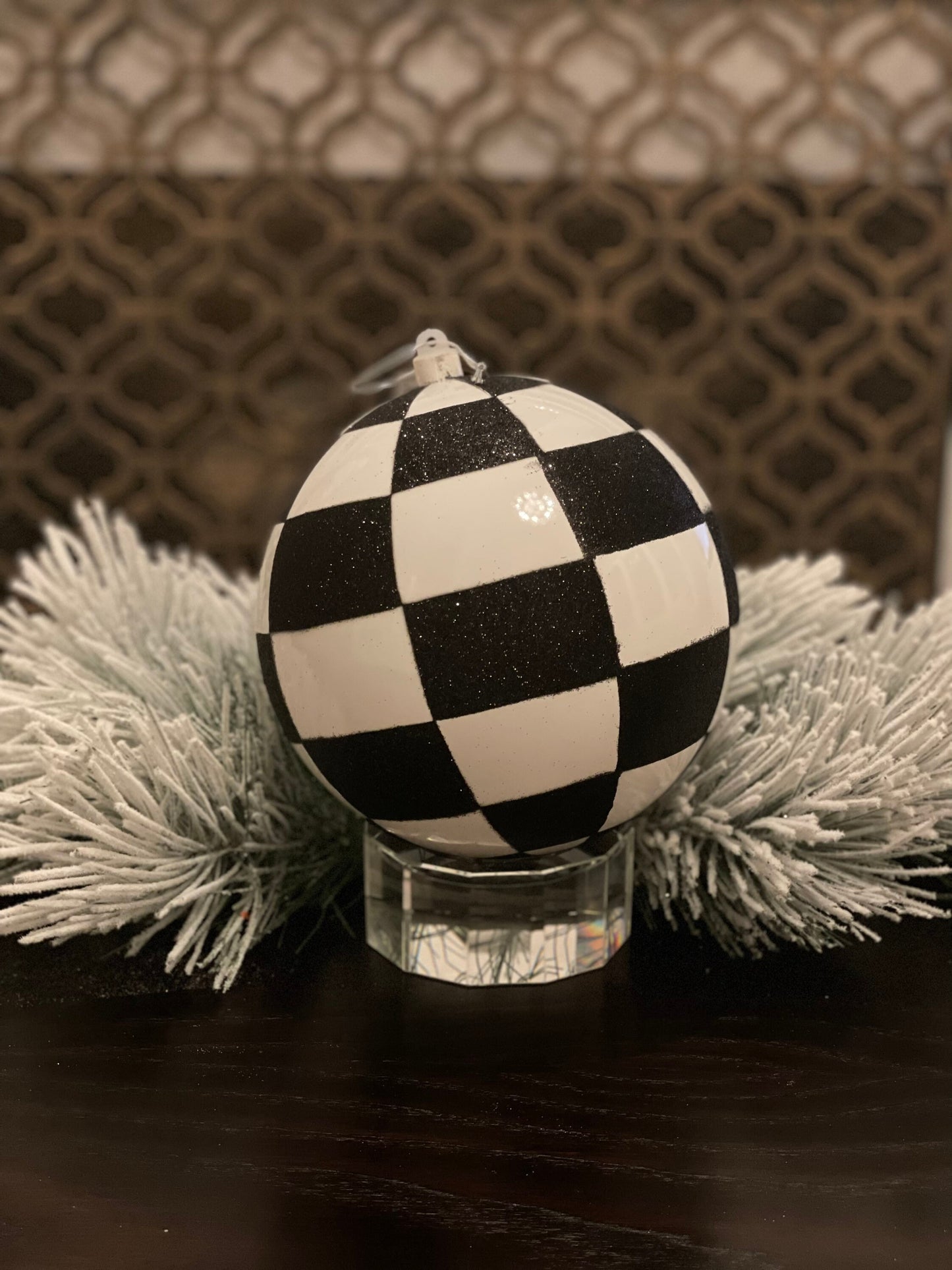 Ball 200mm checkered black/white