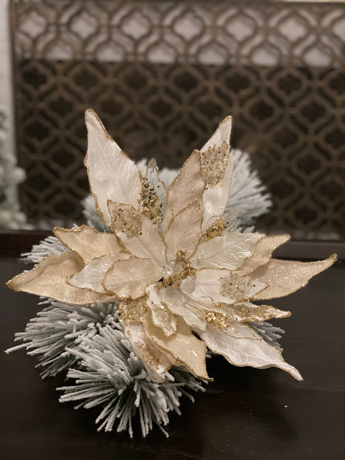 XXL Clip Poinsettia beaded light ivory and gold. 17” tip to tip.