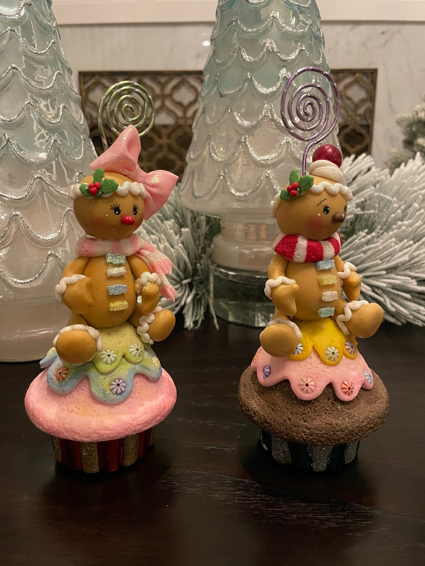 Handmade Cupcake set of 6. Cupcake place card holder. Cupcake Santa, Gingerbread and snowman. Polymer clay. Handmade.