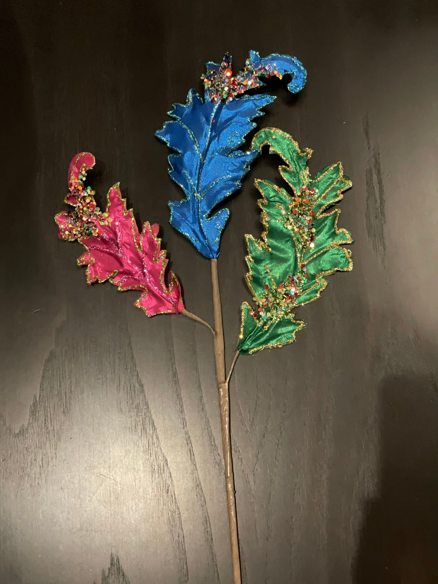 Acanthus leaf multicolor. Mardi Gras