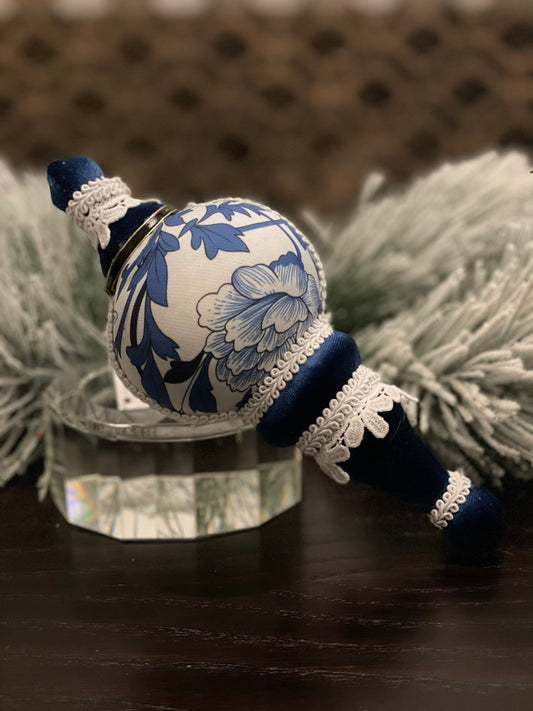 9” Finial blue and white