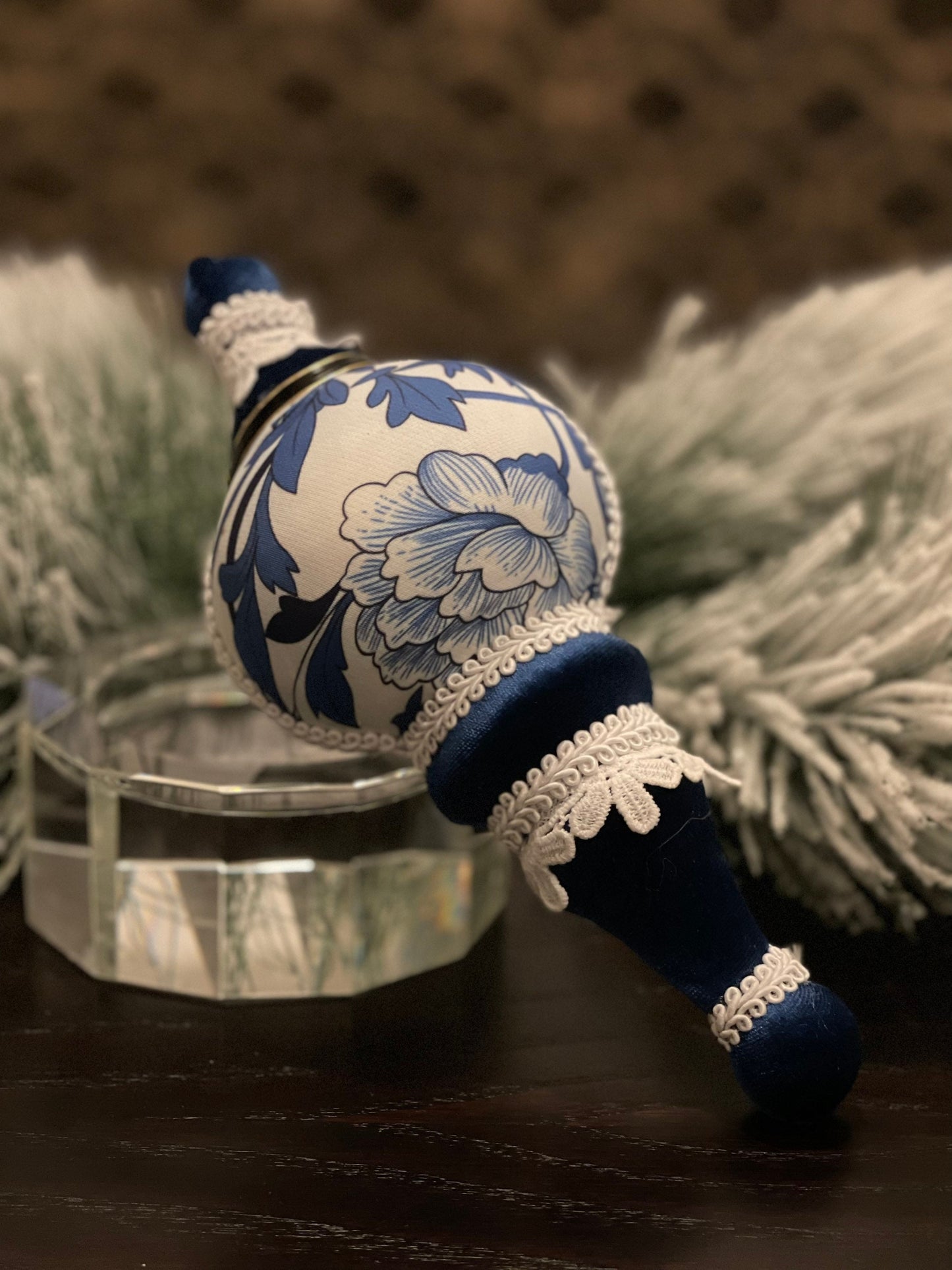 9” Finial blue and white