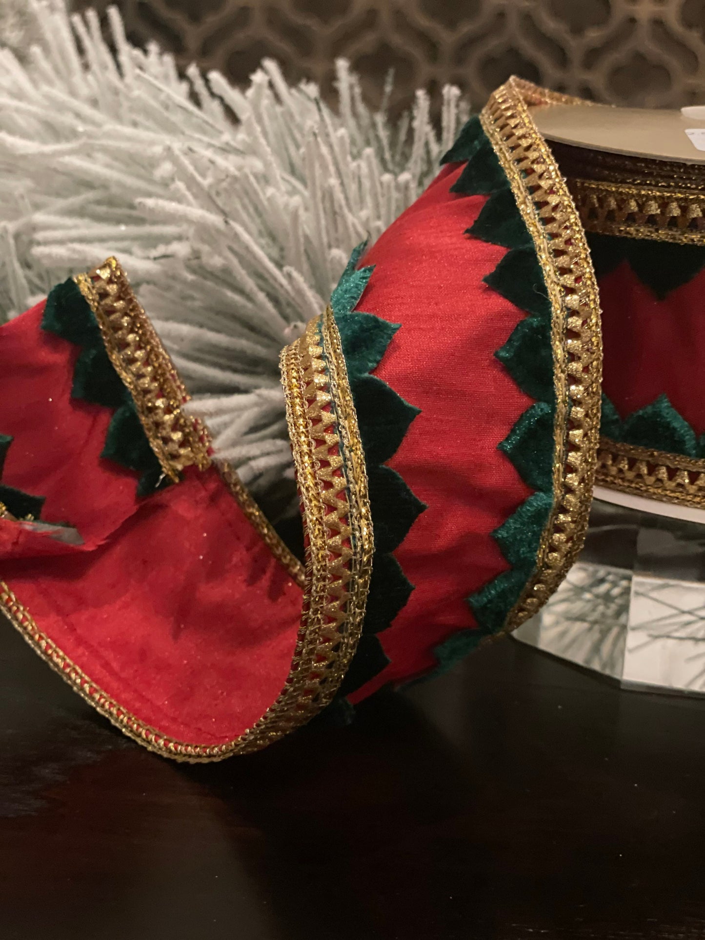 2.5"X 5 yds. Trim dupion ribbon. Red dupion and green velvet. Gold edges. Wired.*