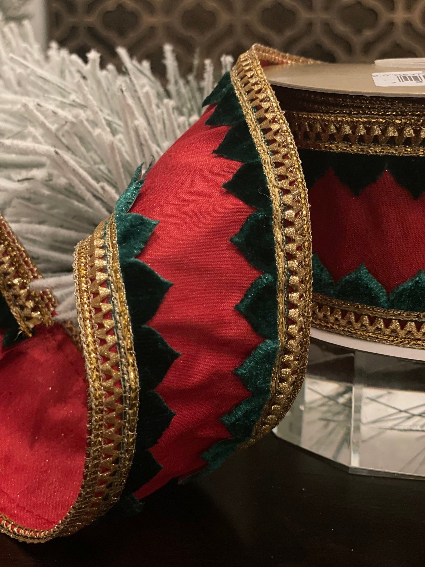 2.5"X 5 yds. Trim dupion ribbon. Red dupion and green velvet. Gold edges. Wired.*