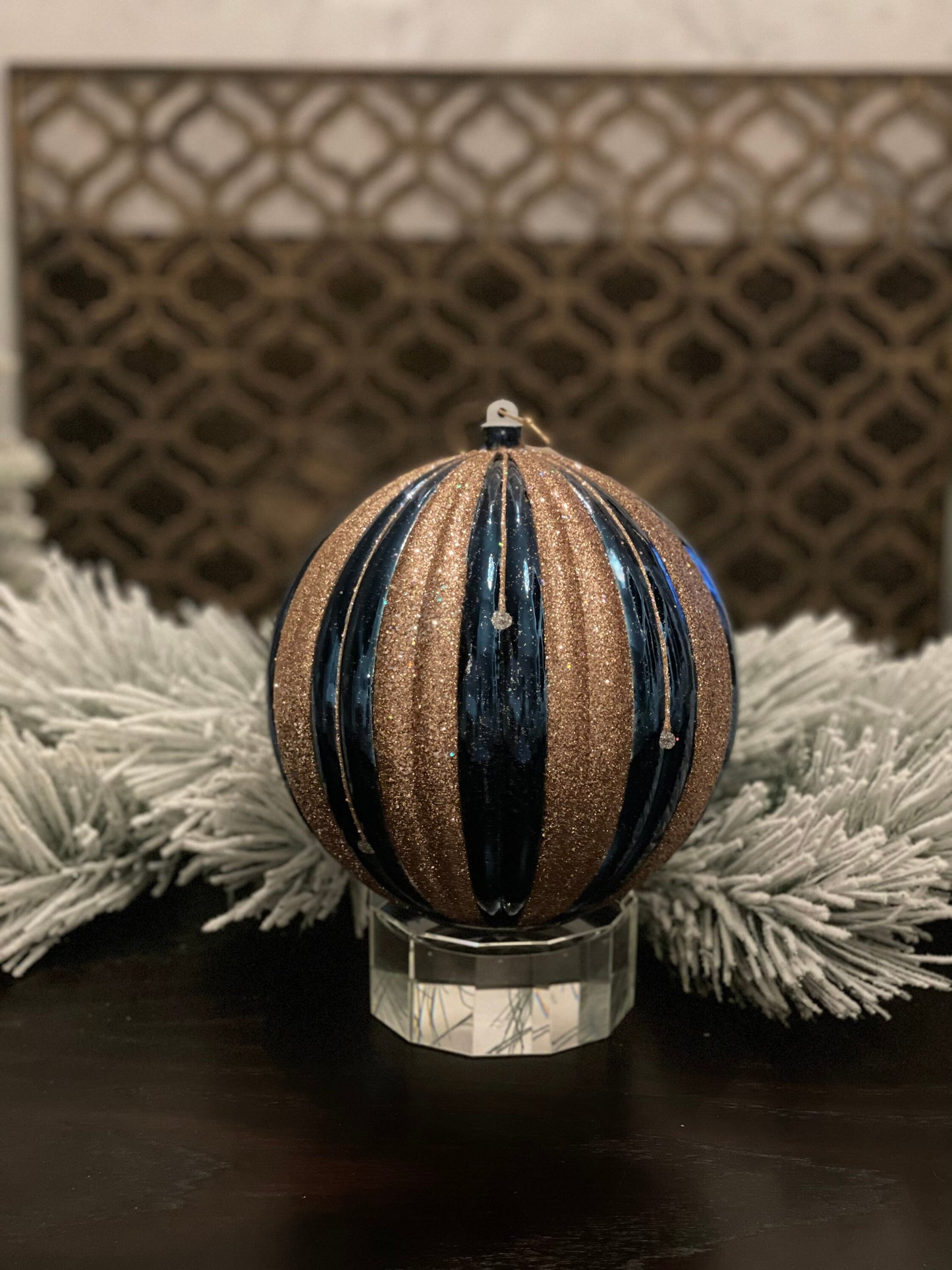 Ball 200mm striped ball. Shiny dark blue/sand gold and silver.