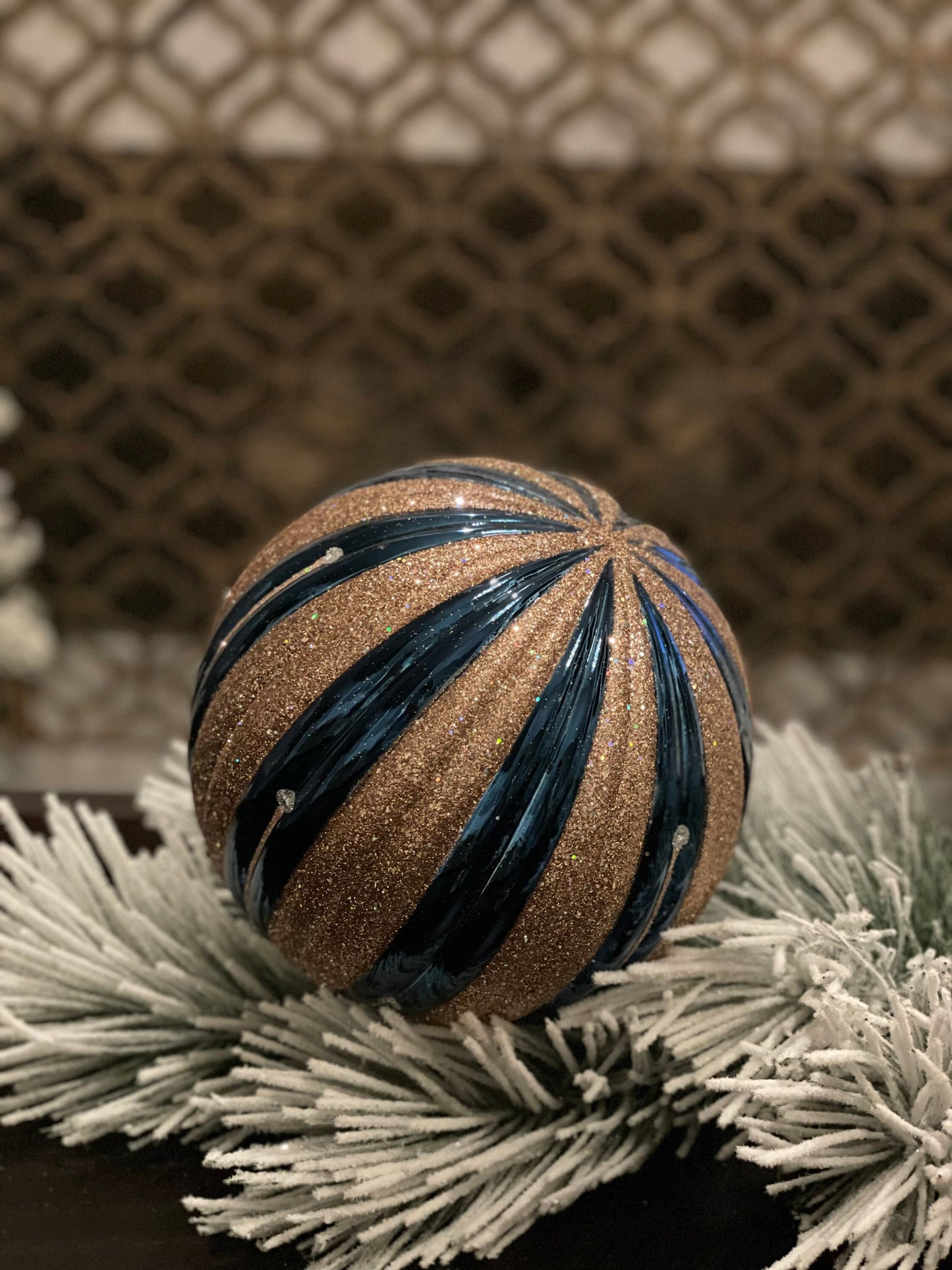 Ball 200mm striped ball. Shiny dark blue/sand gold and silver.
