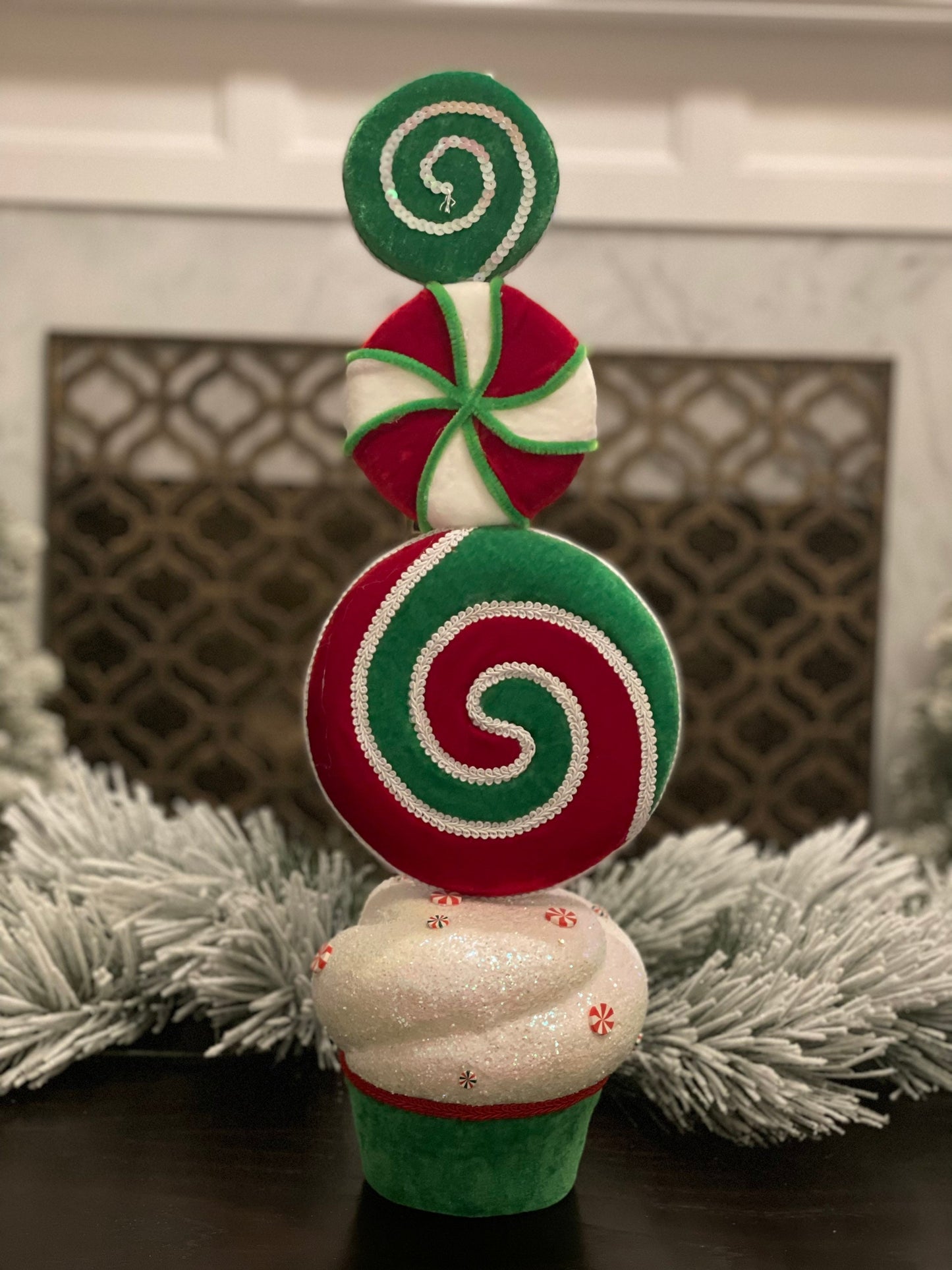 22” topiary mints green/red/white