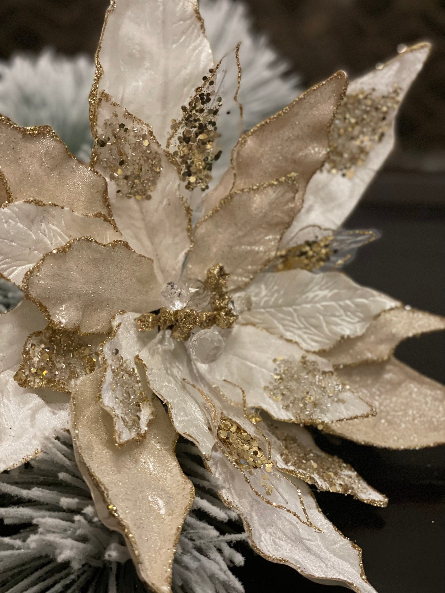 XXL Clip Poinsettia beaded light ivory and gold. 17” tip to tip.