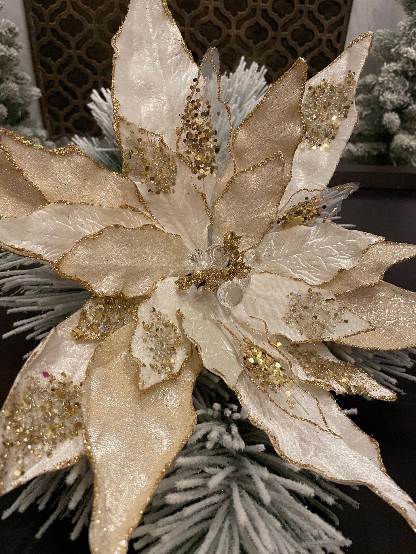 XXL Clip Poinsettia beaded light ivory and gold. 17” tip to tip.