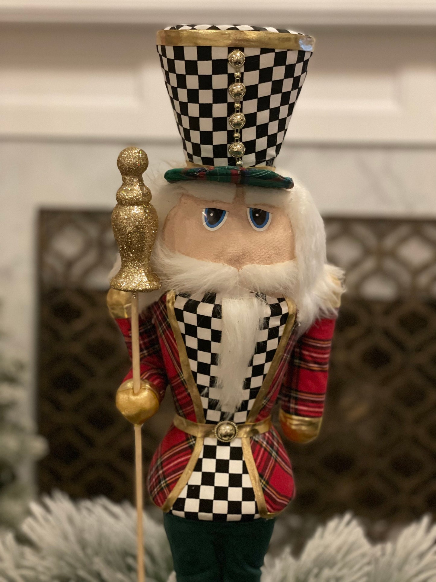 24"x7" Nutcracker plaid.