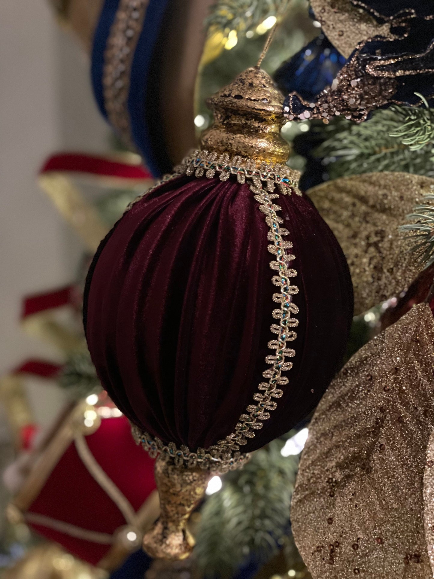 10.5” Velvet and lace finial ornament burgundy.