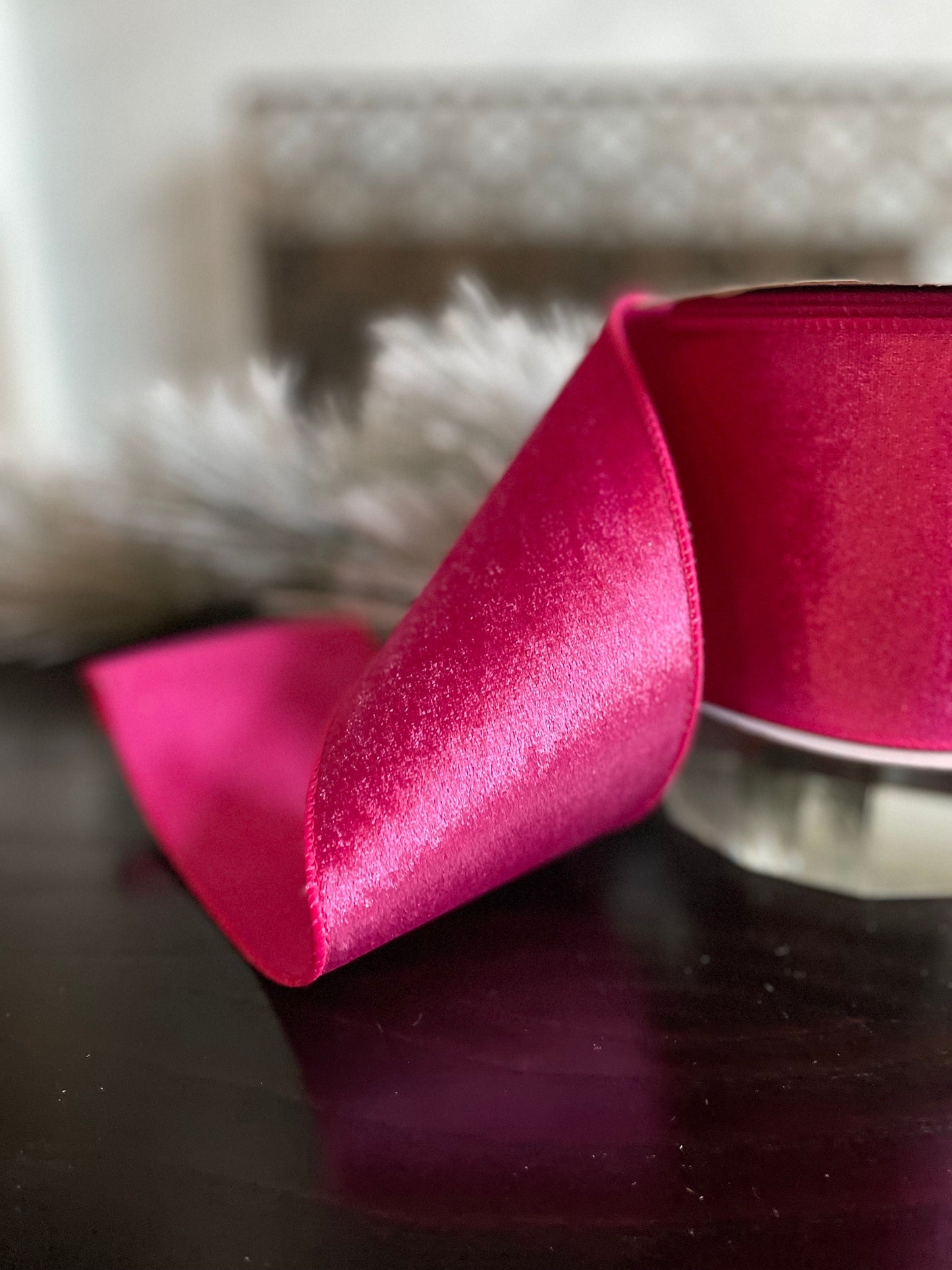 4” x 10 yds. Fuschia velvet with dupion back ribbon. Wired. Regency.