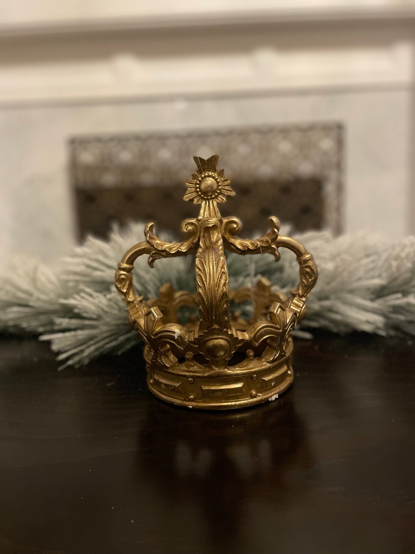 8" Crown. Gilded crown with cross. Christmas crown. Resin. Tabletop.