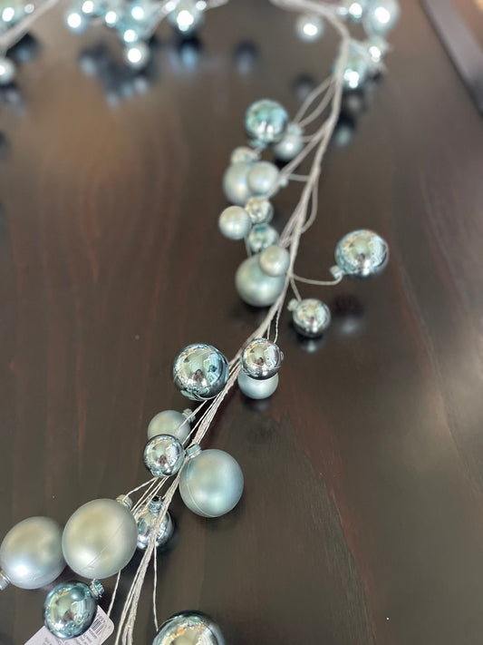 6’ Winter blue ball garland.
