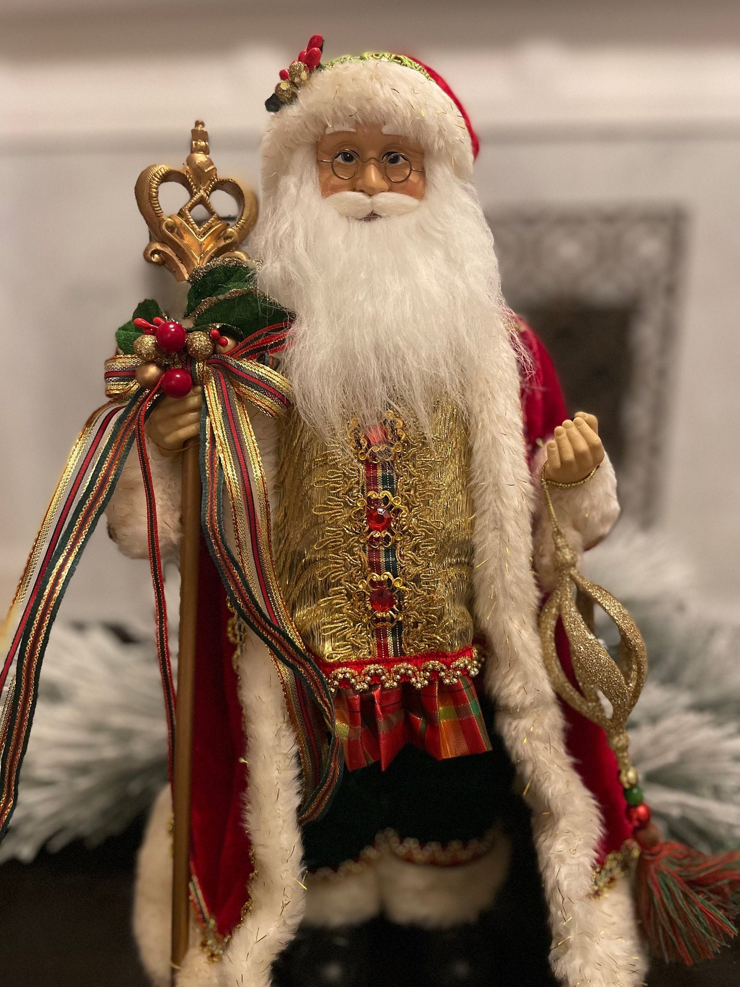 18” Classic Carols Santa.