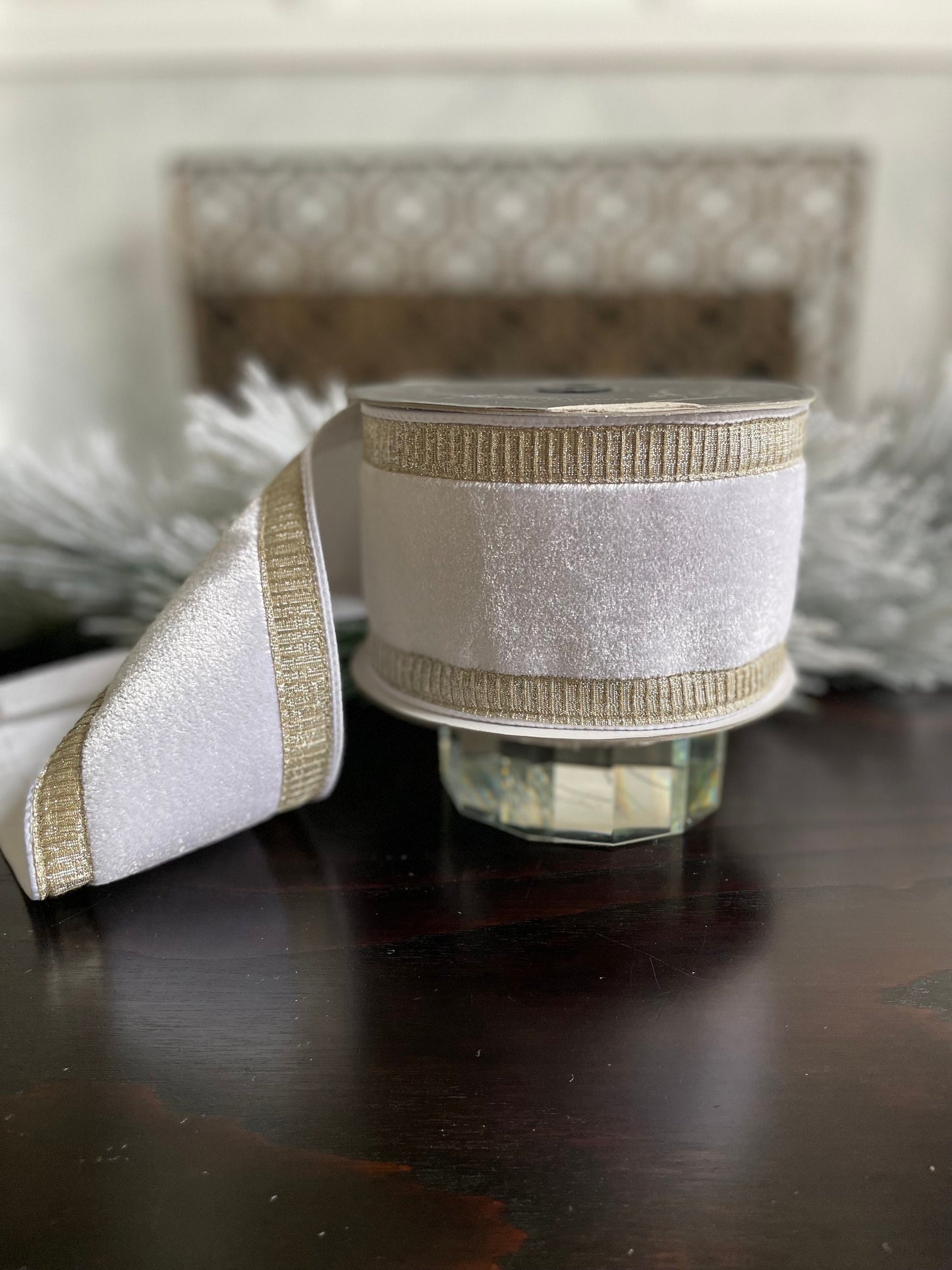 4” x 10 yds Designer pleated borders, white velvet ribbon with platinum borders. Wired. Farrisilk.