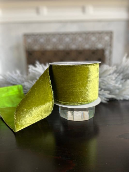 4” x 10 yds. Green apple velvet metallic back ribbon. Wired. Regency.