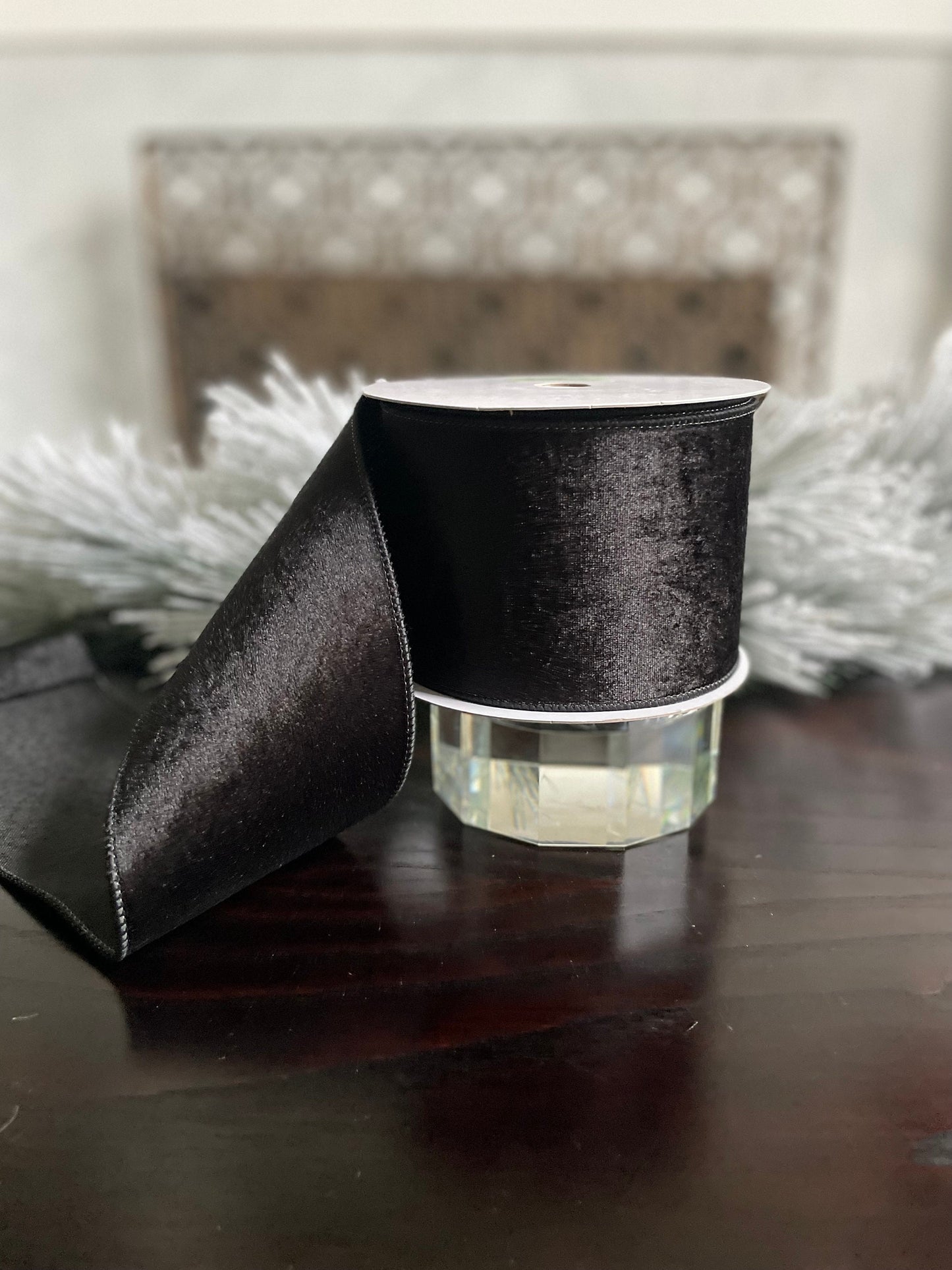 4” x 10 yds. Black velvet with dupion back ribbon. Wired. Regency.