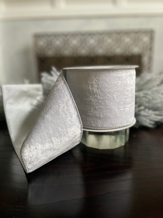 4” x 10 yds. Ivory crown velvet metallic back ribbon. Wired. Regency.