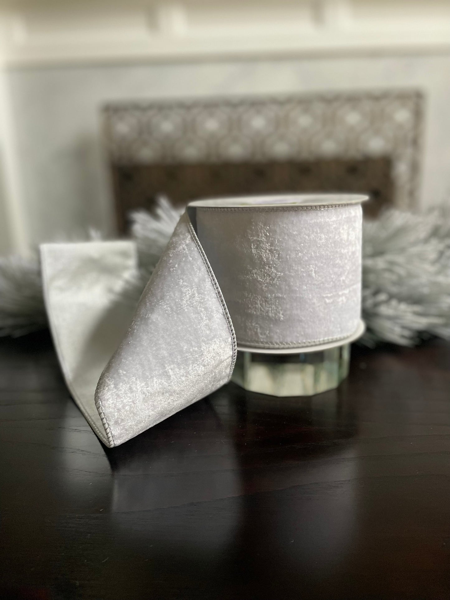 4” x 10 yds. Ivory crown velvet metallic back ribbon. Wired. Regency.