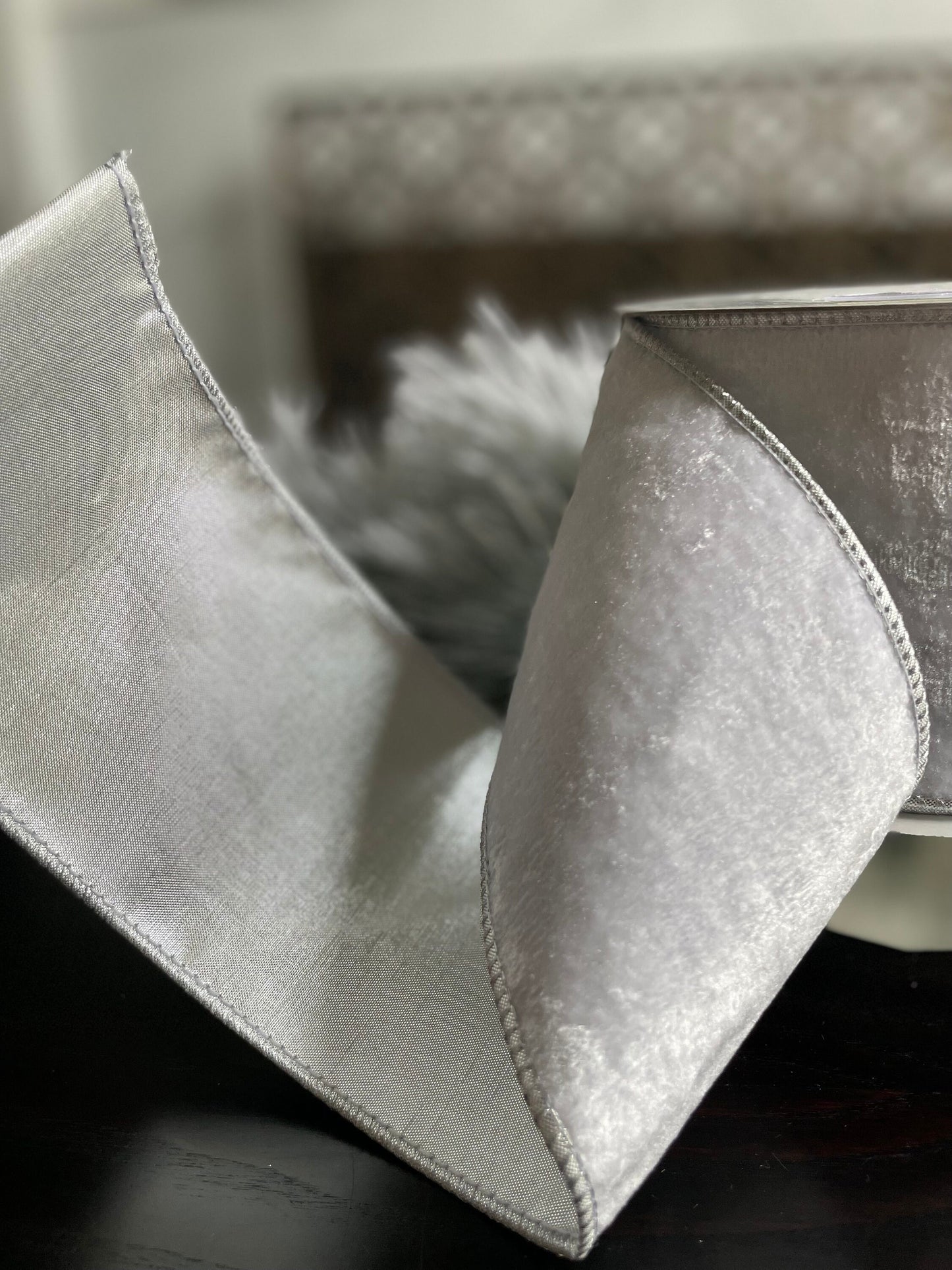4” x 10 yds. Ivory crown velvet metallic back ribbon. Wired. Regency.