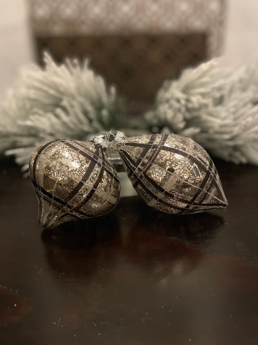 4”- 6” Mercury glass plaid onion and finial ornament. Set of 2. Onion and finial.*