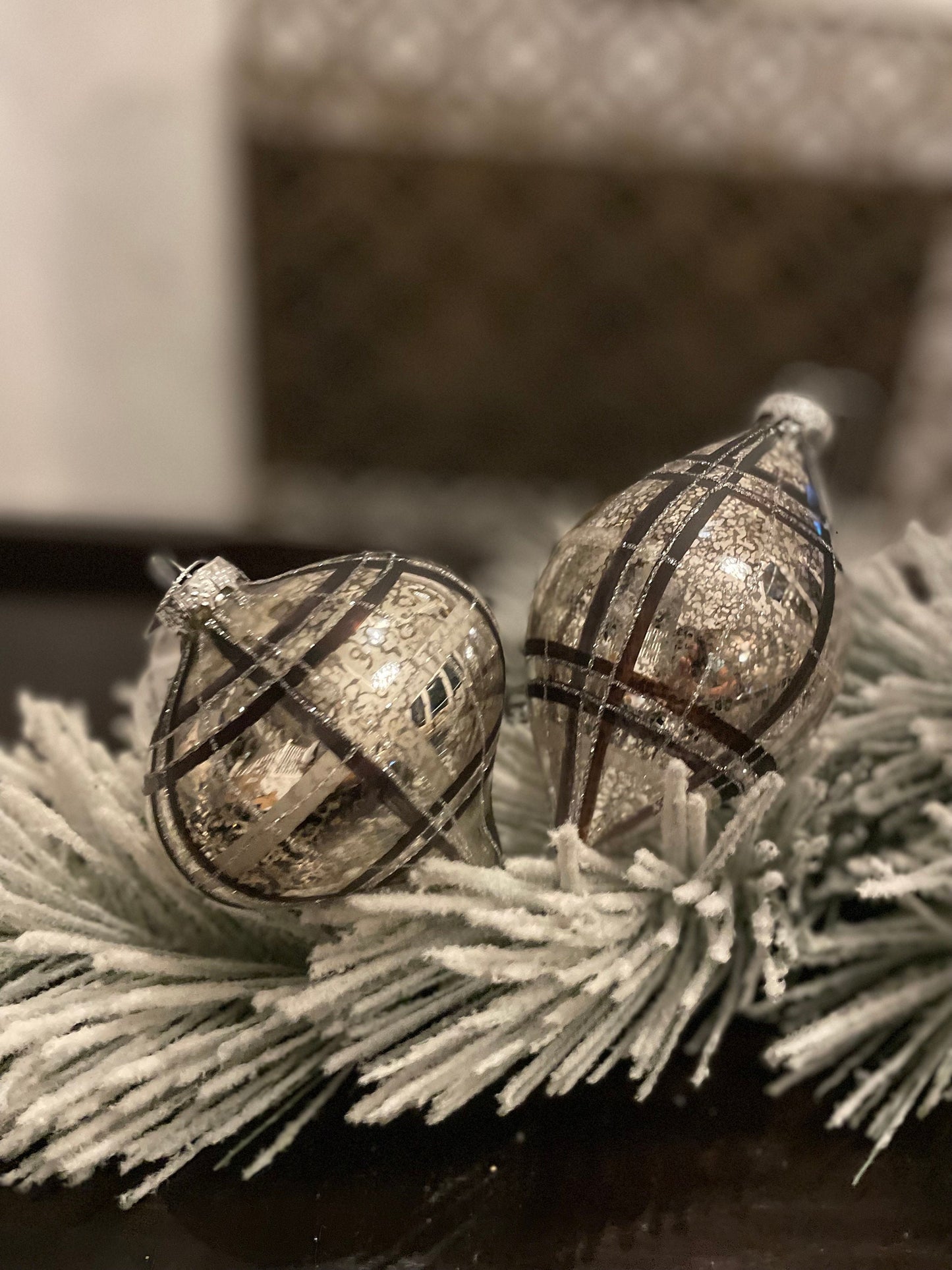 4”- 6” Mercury glass plaid onion and finial ornament. Set of 2. Onion and finial.*