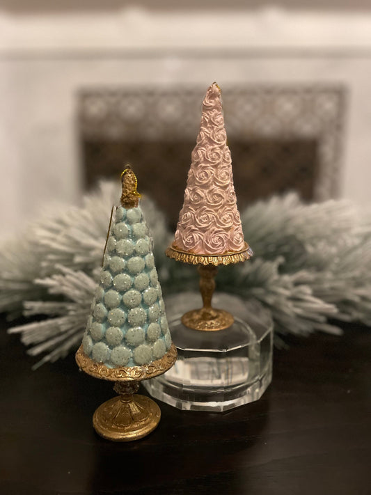 Set of 2. 7.5" Rose icing and macaroon tree ornament. Sweet!