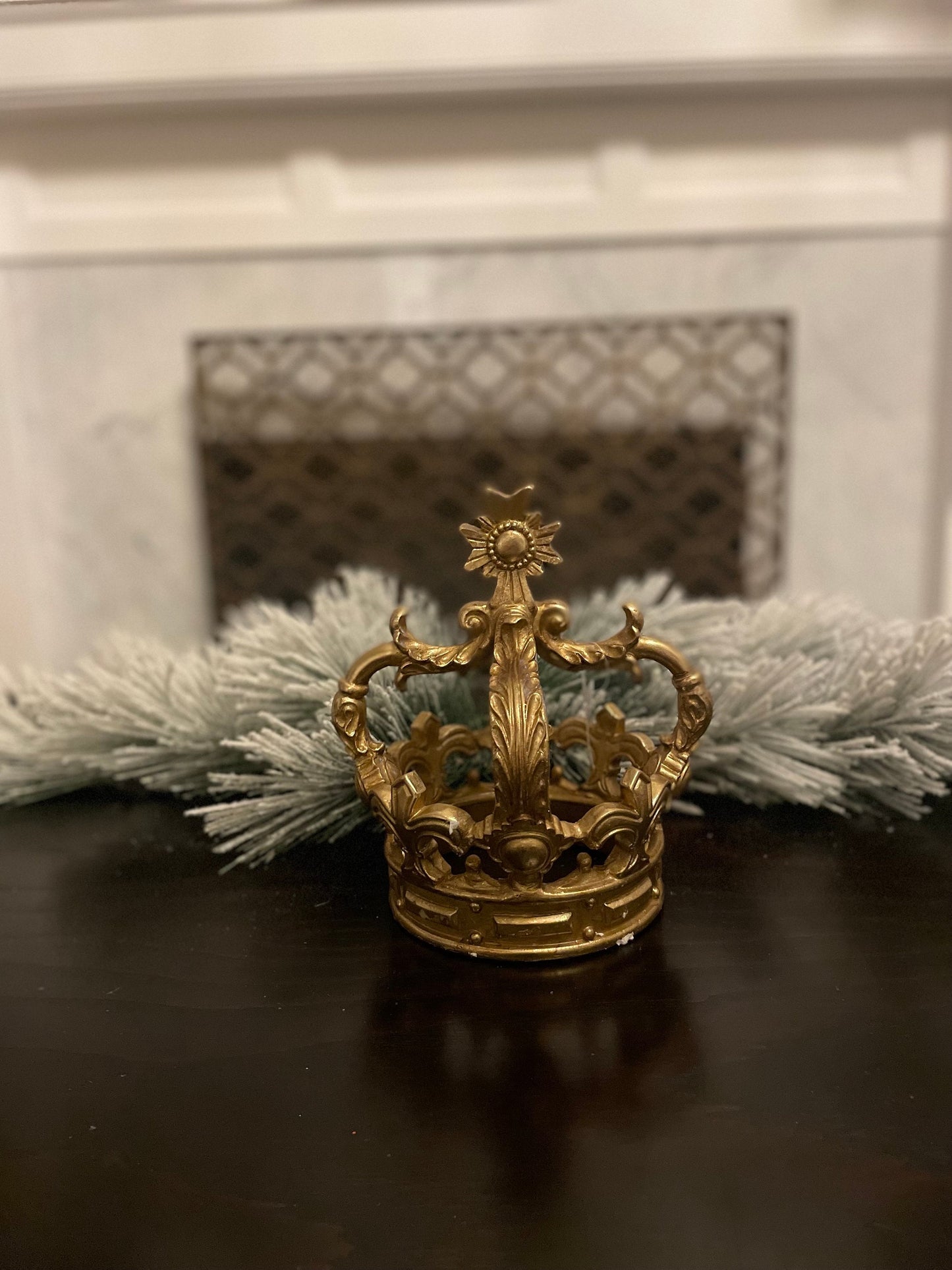 8" Crown. Gilded crown with cross. Christmas crown. Resin. Tabletop.