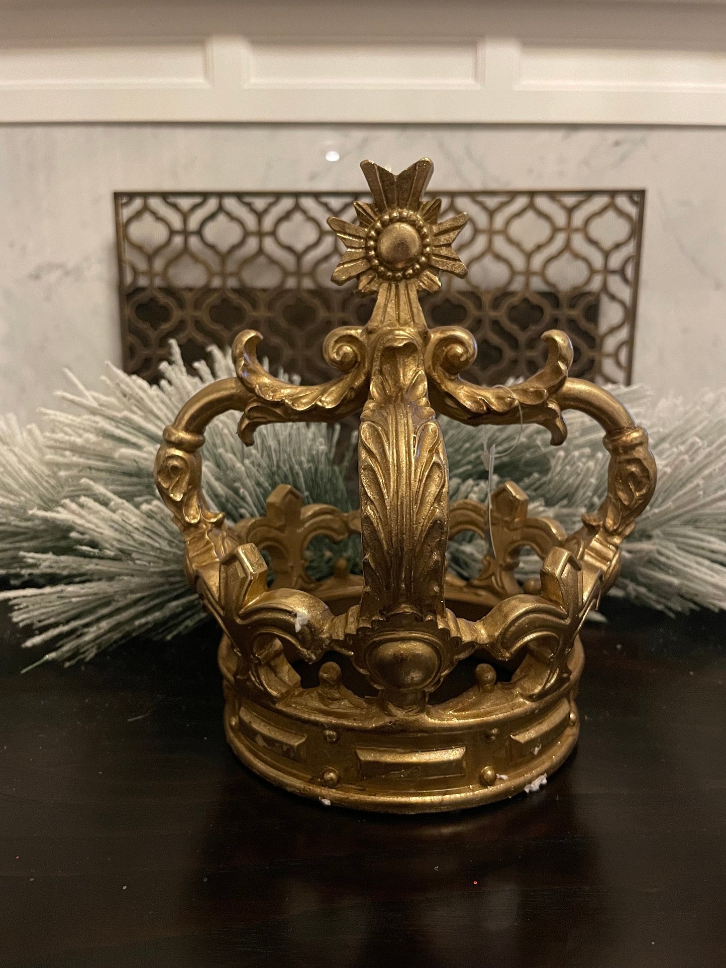 8" Crown. Gilded crown with cross. Christmas crown. Resin. Tabletop.