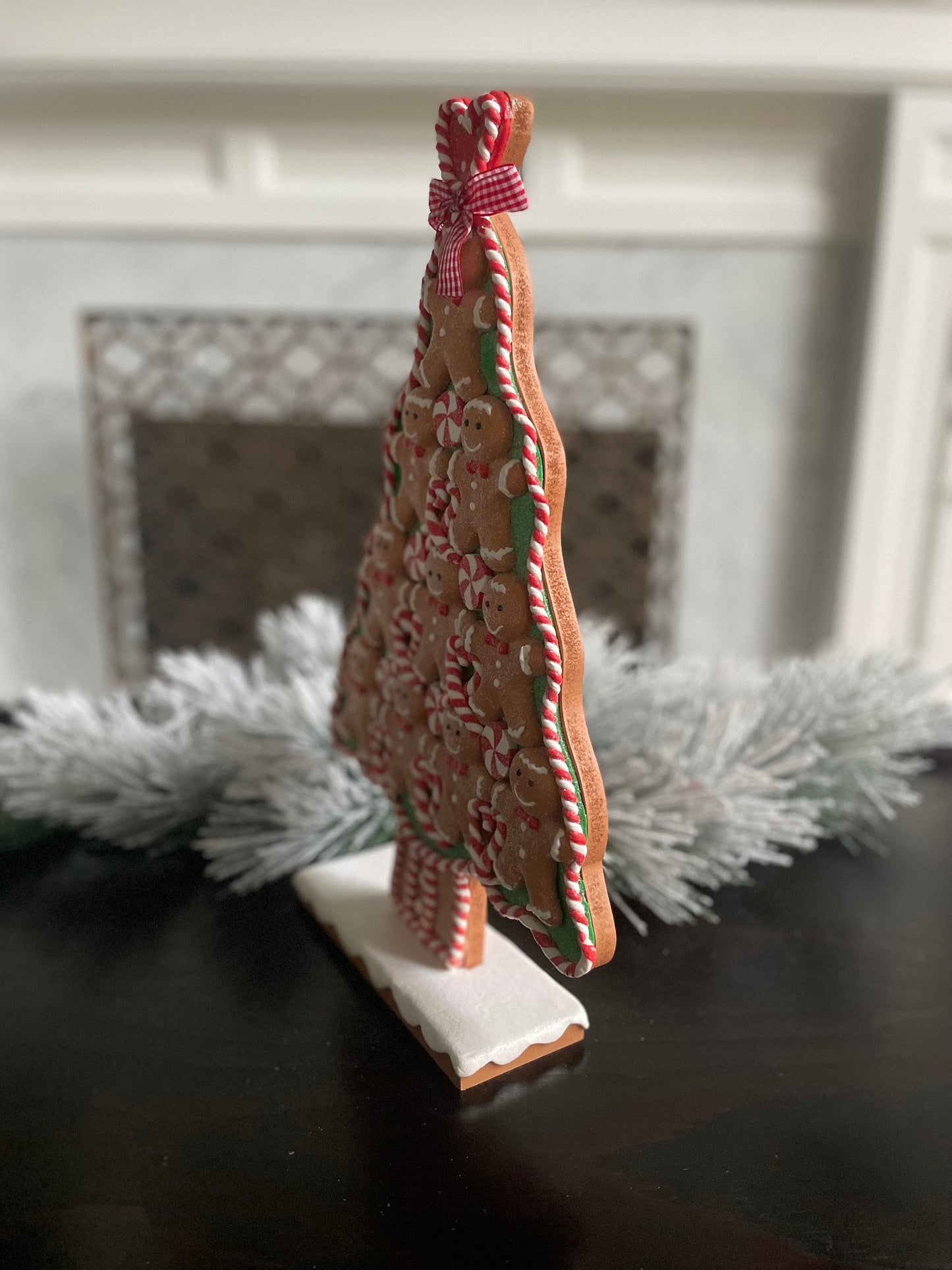 19”H x 11”W gingerbread tree with a star. Claydough. Beautiful!