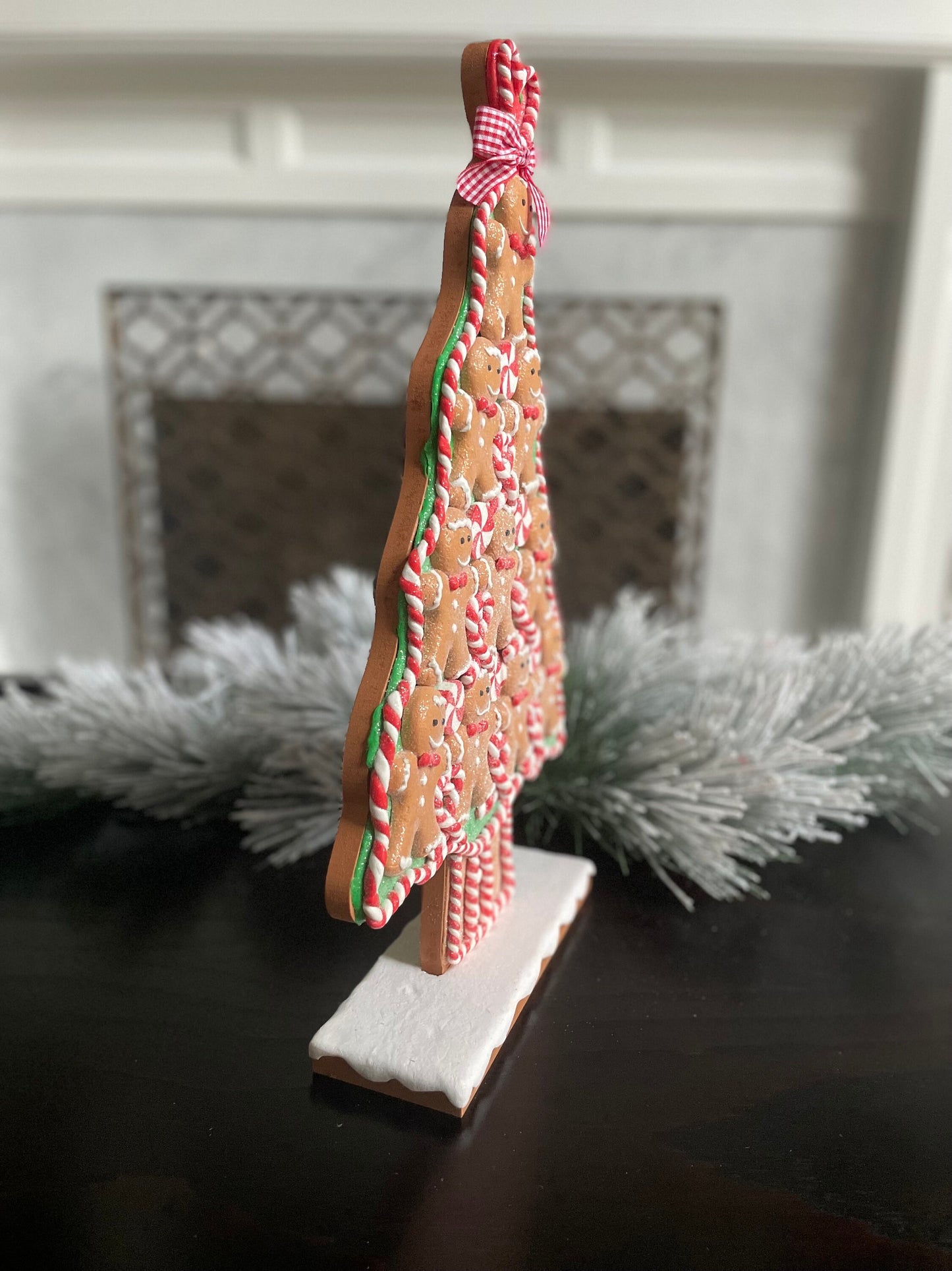 19”H x 11”W gingerbread tree with a star. Claydough. Beautiful!